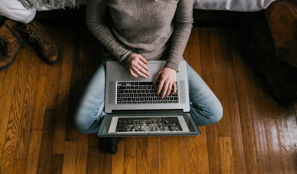 Czy stojaki na laptopy to dobry pomysł